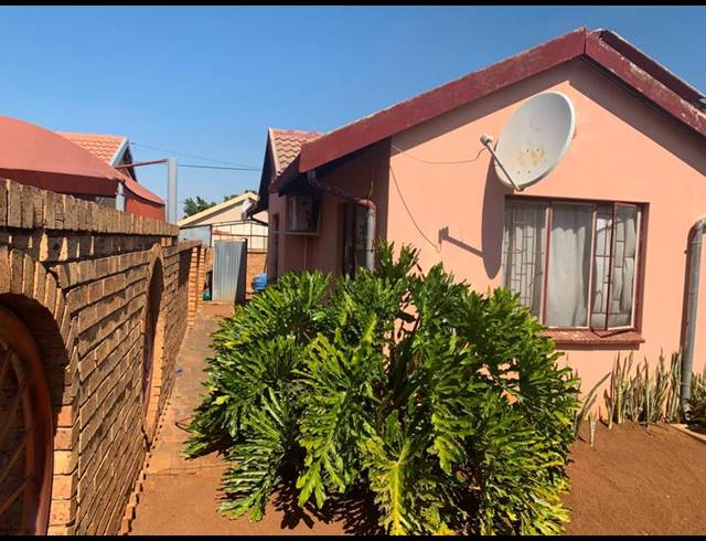 3 BEDROOM HOUSE FOR SALE IN SOSHANGUVE VV